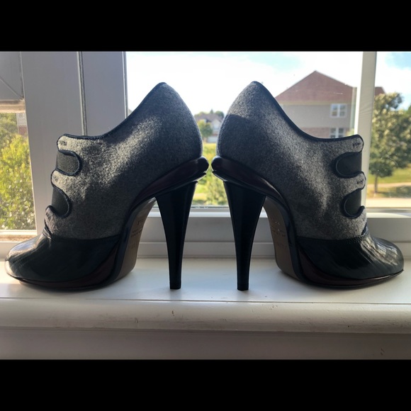 COPY - FENDI SHOES SIZE 35 1/2 - Picture 12 of 13